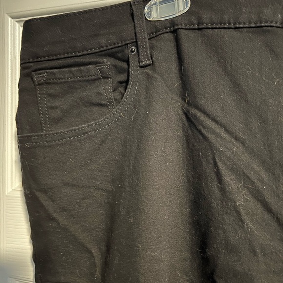 Old Navy Curvy/ Profile Jeans in Black. Size 20. - Picture 4 of 9